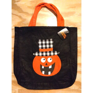 New w/Tag Laughing Pumpkin Felt 12x12 White Black Check Hat Trick Or Treat Bag